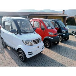 AUTO ELETTRICA SENZA PATENTE PER ANZIANI
