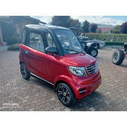 AUTO ELETTRICA SENZA  PATENTE SI USA ANCHE SENZA PATENTINO