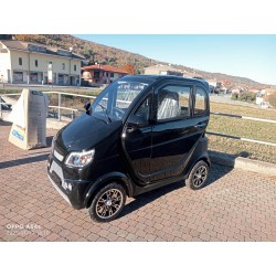 AUTO SENZA PATENTE E SENZA PATENTINO